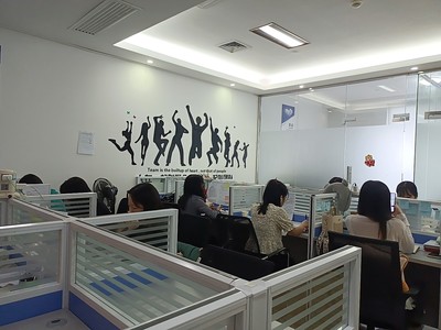 走進廣西南寧冠辰數(shù)科商務信息咨詢公司 專業(yè)環(huán)境與卓越服務的融合